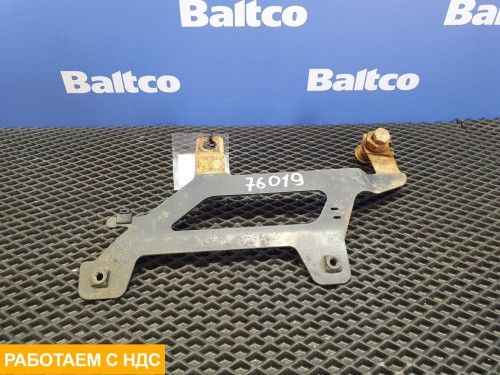 Кронштейн крепления брызговика