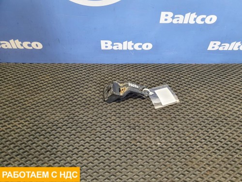 Кронштейн крепления накладки на крыло